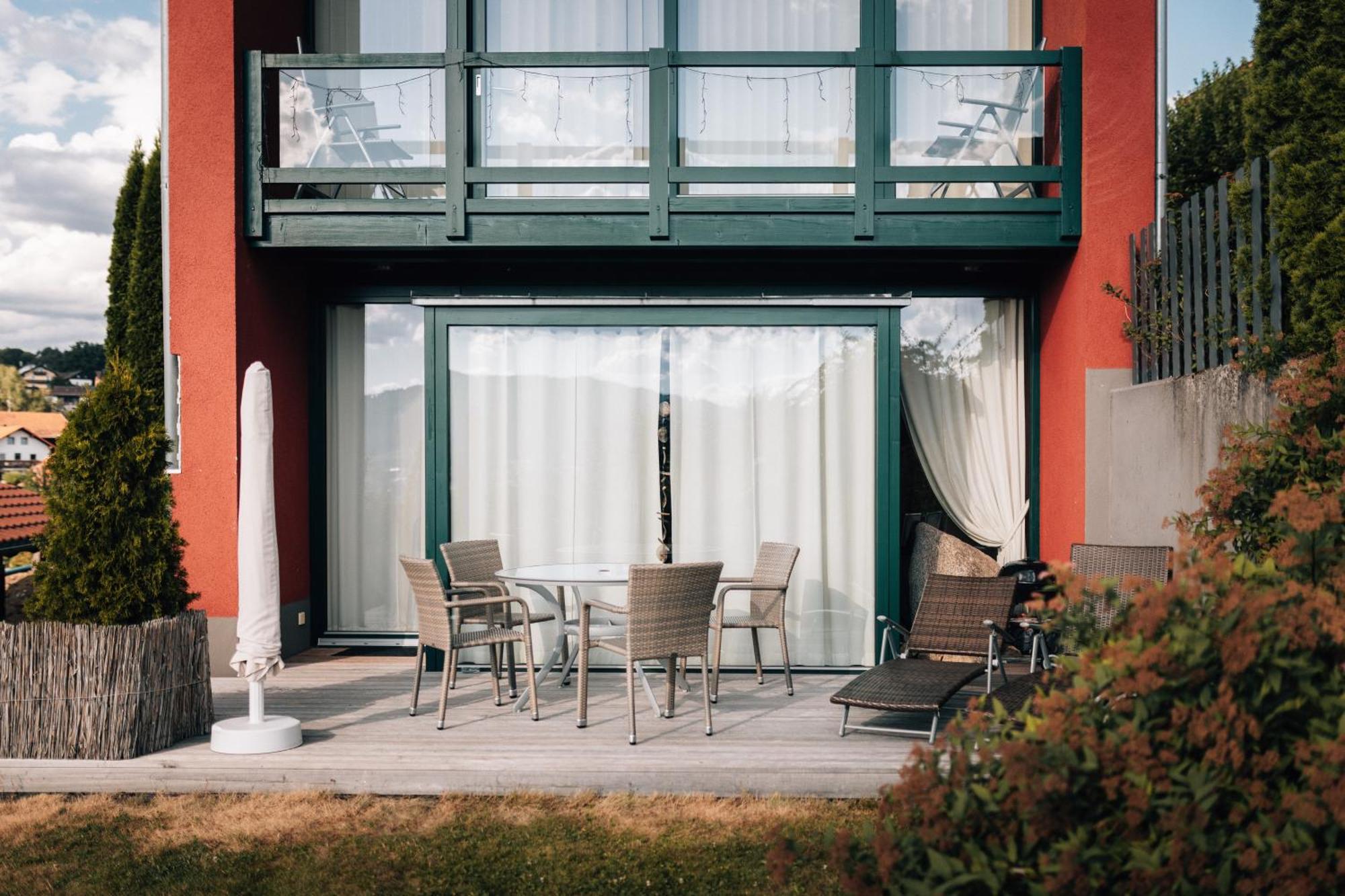 Suedlaendisches Chalet Mit Hauseigener Sauna Viechtach Kültér fotó