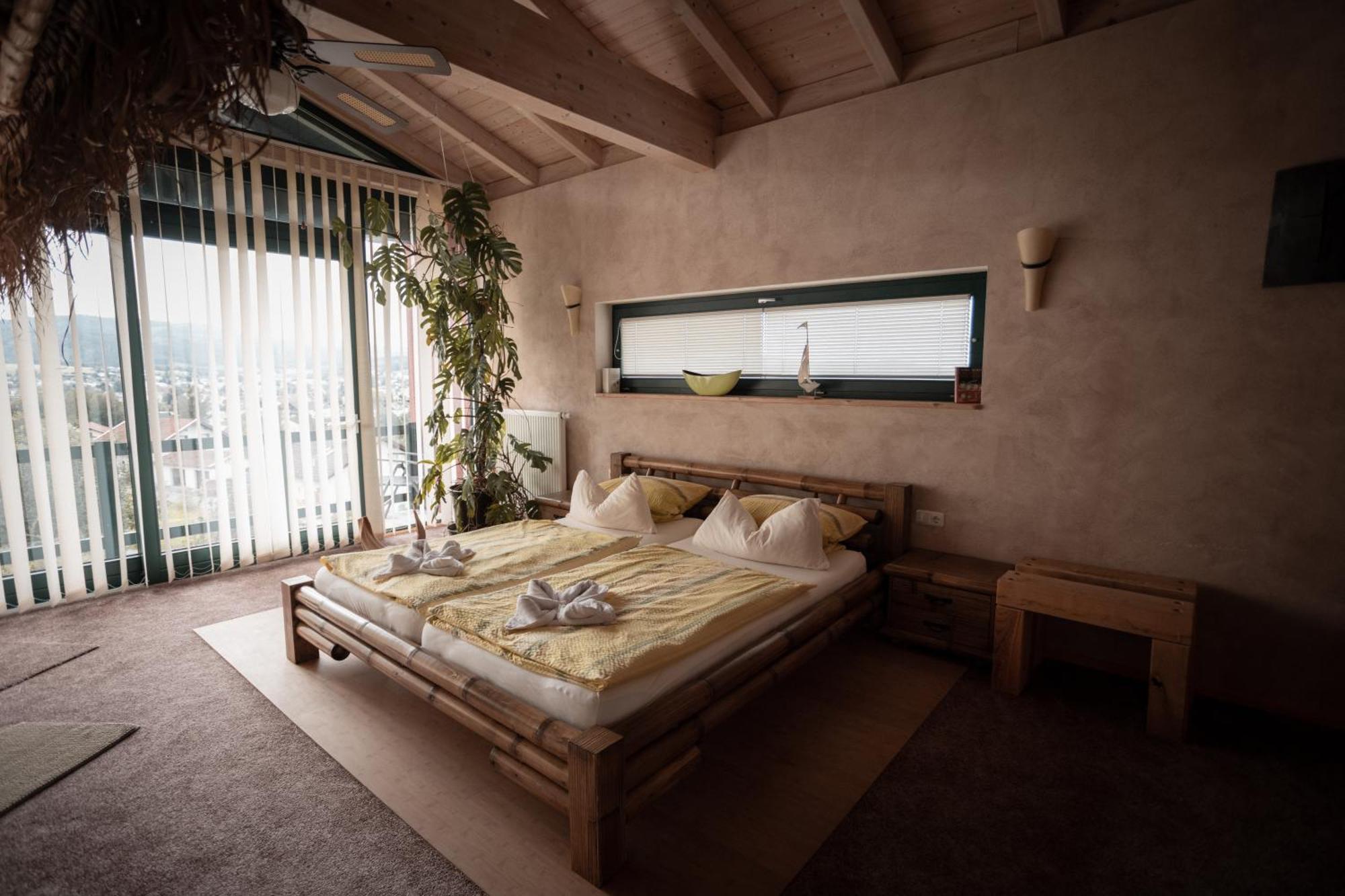 Suedlaendisches Chalet Mit Hauseigener Sauna Viechtach Kültér fotó